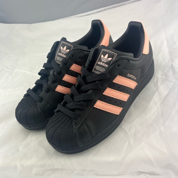 Women’s Adidas Superstar Size 7 Brand New - Picture 2 of 6